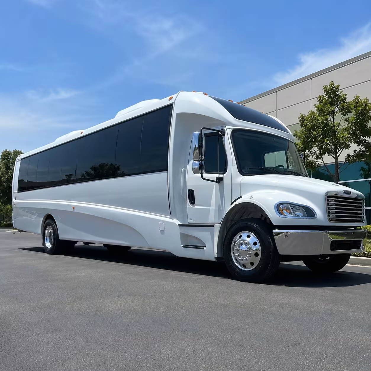 chandler minibus rentals for arts and culture field trips